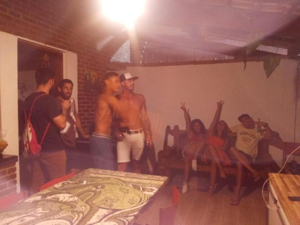 Efferus Hostel Ubatuba Buitenkant foto