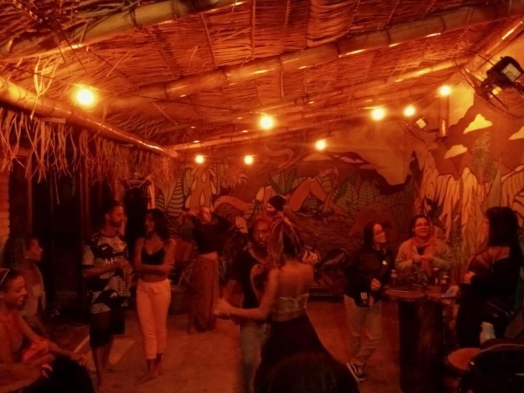 Efferus Hostel Ubatuba Buitenkant foto