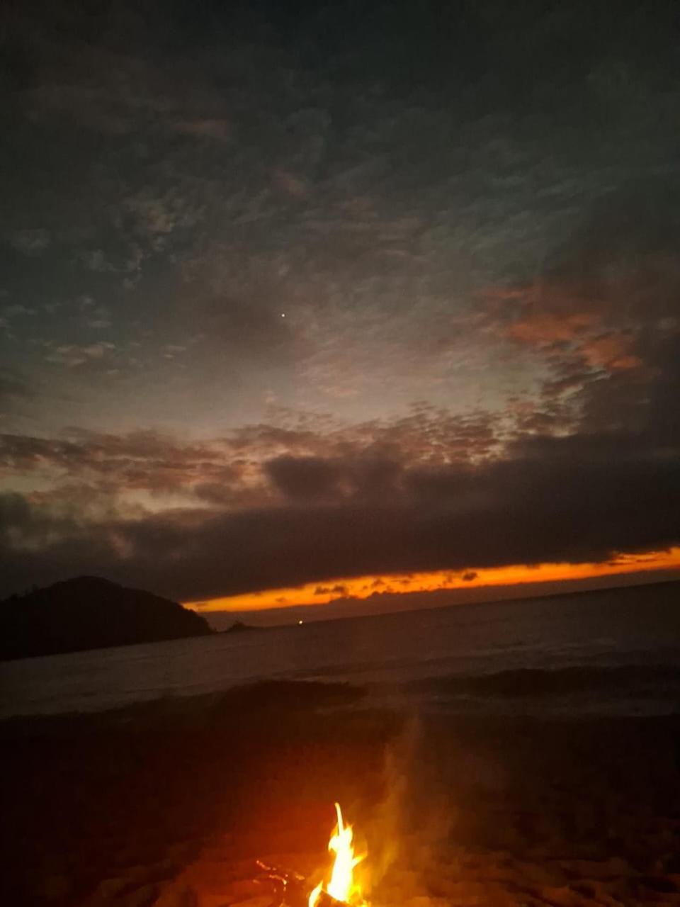 Efferus Hostel Ubatuba Buitenkant foto